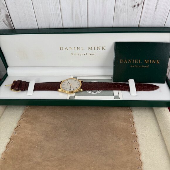 Vintage Stunning Daniel Mink Designer Swiss Made Watch extra thin 6.5MM - Picture 3 of 10